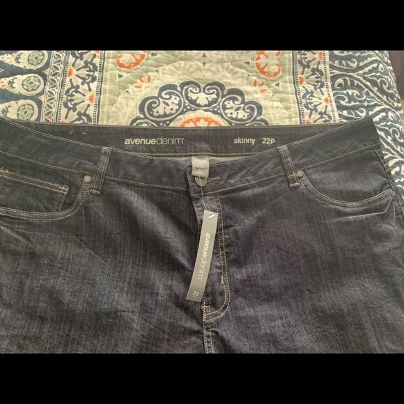 NWT - plus size Avenue Skinny Jeans 22 P - Picture 3 of 6